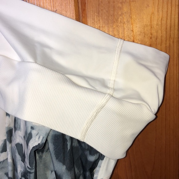 Lululemon Dance To Yoga Pant
Pretty Plume Angel Wing Black / Angel Wing size 4​ - Picture 9 of 15